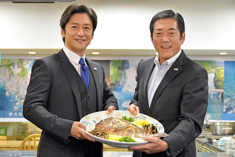 【送料無料】石丸幹二さん掲載ページ（約A3サイズ）#3379 送料無料】石丸幹二さん掲載ページ（約A3サイズ）