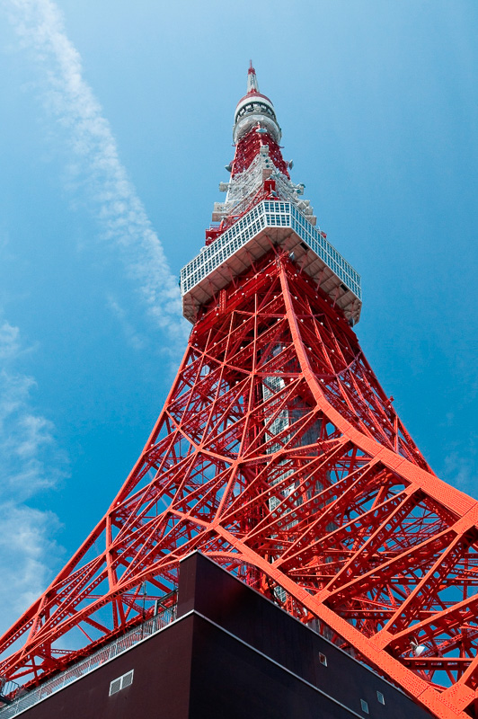 東京タワー、8月11日「山の日」に約600段の外階段を朝9時開放 朝の東京都心で“プチ登山気分” - トラベル Watch