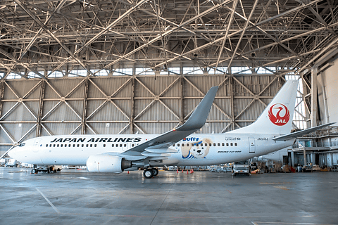 東京ディズニーシーの「ダッフィー」と一緒に空の旅ができる「JAL 