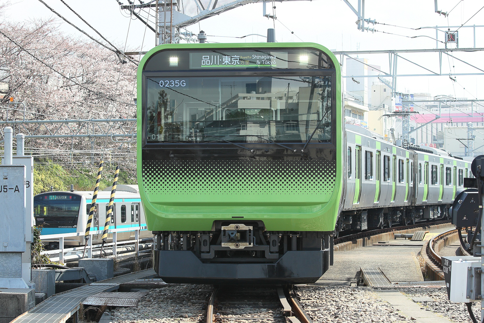 JR東日本、山手線に新型車両「E235系」を11月30日より運行開始 座席幅