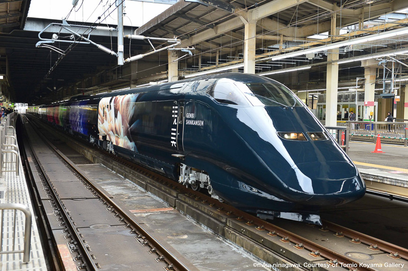 芸術鑑賞列車「GENBI SHINKANSEN(現美新幹線)」のフルラッピングに3Mの