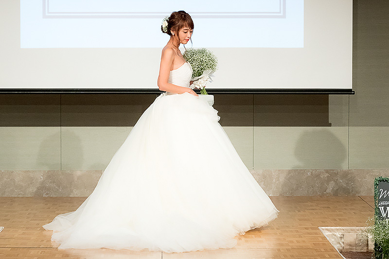 画像 ワタベウェディング リゾ婚 を挙げたばかりの近藤千尋さん参加の ちぴ婚トークショー ドレスショー 開催 33 36 トラベル Watch