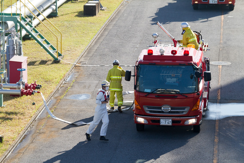 画像 成田空港 千葉港頭石油ターミナルにおいて 第27回海上防災訓練 実施 海上保安庁 警察 消防らが連携 船艇7隻参加の大規模放水訓練 5 26 トラベル Watch