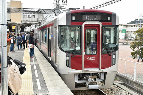 西鉄 11年ぶりの新型車両 9000形 の試乗会を開催 運行開始に先駆けて天神 筑紫駅間を往復 トラベル Watch