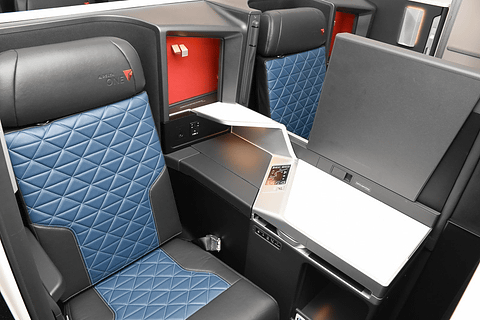 デルタ航空 個室型ビジネスクラス搭載のエアバス A350 900型機内部公開 全席個室 デルタ ワン スイート と 同社初のプレエコ デルタ プレミアムセレクト トラベル Watch