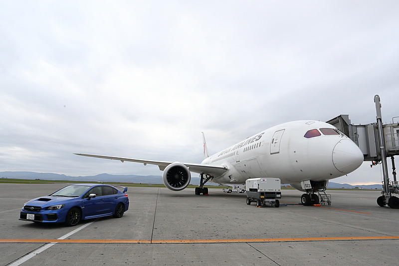 画像 Subaruテックツアー ボーイング787 中央翼 体感フライト 実施 Jal運航の787 8型機で旭川 成田に乗ってみた スバルが中央翼製造を担当 1 31 トラベル Watch