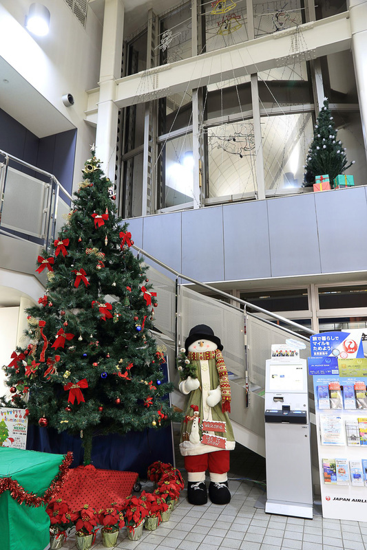 画像 北海道エアシステム 17年のクリスマスツリー点灯式を実施 札幌丘珠空港が一気にクリスマスムードへ 12月15日からさまざまなクリスマスイベントを実施 3 15 トラベル Watch