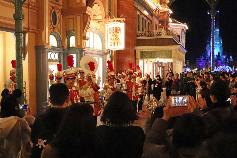 画像 東京ディズニーランドでキャスト限定の サンクスデー を実施 役職員が感謝を込めておもてなし 各職場のチームワークのよさが伝わる 年に1度のキャストのための感謝祭 19 30 トラベル Watch