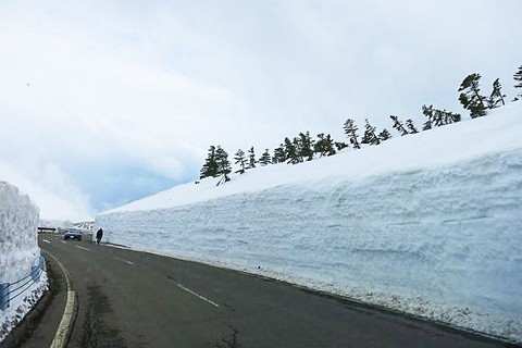 万座プリンスホテルと嬬恋プリンスホテル 日本で最も標高が高い国道292号の 雪の回廊 を楽しむ宿泊プラン 4月日10時開通 トラベル Watch