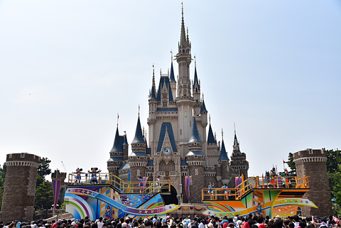 東京ディズニーランドで今年もずぶ濡れ ディズニー夏祭り が7月10日よりスタート 日本ならではの祭をテーマに今年もアツ い夏が到来中 トラベル Watch