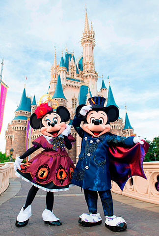 18年の ディズニー ハロウィーン は9月11日 10月31日開催 ミッキーマウスとミニーマウスが東京ディズニーランド スプーキー Boo パレード のコスチューム姿を披露 トラベル Watch