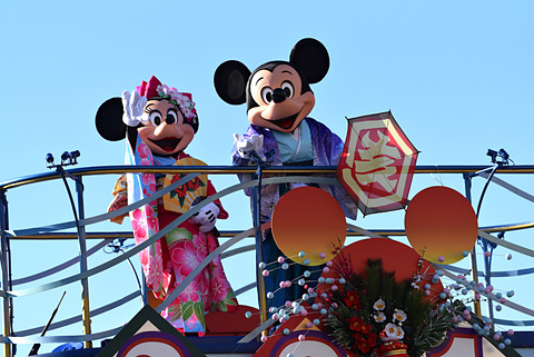 着物姿のミッキーマウスたちに会いにいこう 東京ディズニーシーのお正月 が開催中 着物を新調し今年はさらに華やか トラベル Watch