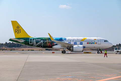 ロイヤルブルネイ航空 成田 バンダル スリ ブガワン線就航 年来の日本 ブルネイの直行便が復活 日本は経済的に重要な国 とチャンドceo トラベル Watch