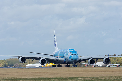 Anaのエアバス A380型機が成田到着 1号機はanaブルーの空飛ぶウミガメ ハワイ ホノルル線に5月24日就航 トラベル Watch
