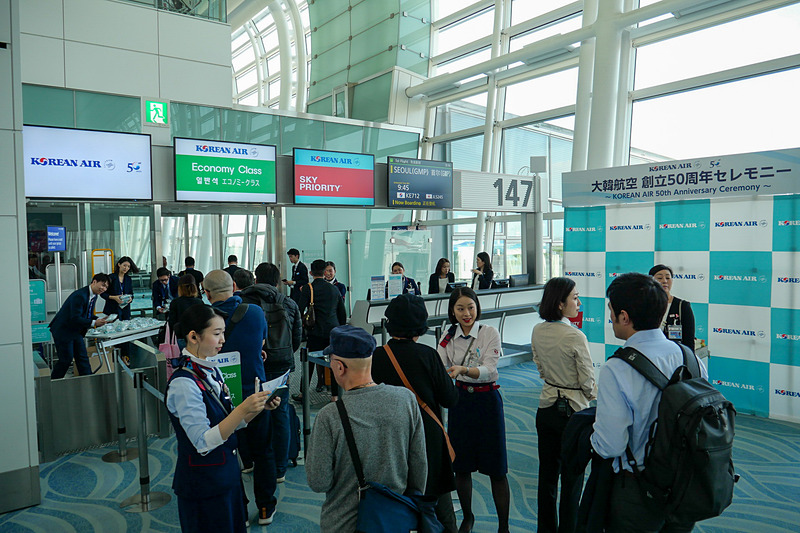 画像 大韓航空 歴代ユニフォームのcaが搭乗した創立50周年フライト 金氏 東京 ソウル線は大韓航空の歴史 18 トラベル Watch