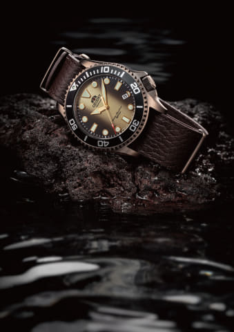 エプソン Orient からダイバーズデザインの新モデル発売 2500本限定の70周年記念モデルも トラベル Watch