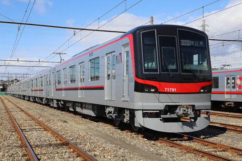 東武線 日比谷線直通の座席指定列車 Thライナー に乗ってみた 新駅 虎ノ門ヒルズ駅 にも停車 トラベル Watch