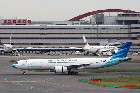 マスクを着けた飛行機の機内に入ってみた ガルーダ インドネシア航空 A330 900neoのビジネス エコノミークラスを写真で紹介 トラベル Watch