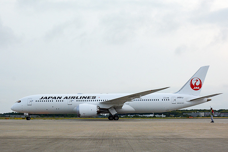 旭川空港、JAL国際線仕様のボーイング 787初来港を告知 10月20日。JALカード入会で機内見学も - トラベル Watch