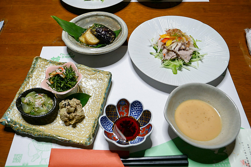 日本海きらきら羽越観光圏で地元食材を使った料理や人気観光地を巡っ