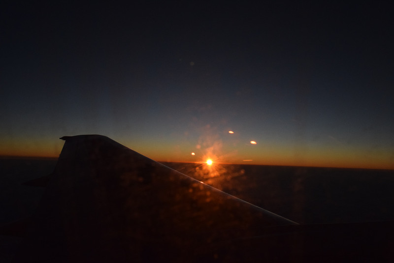 日の出 日本トランスオーシャン航空、ジンベエジェットと迎えた2018年初日の出