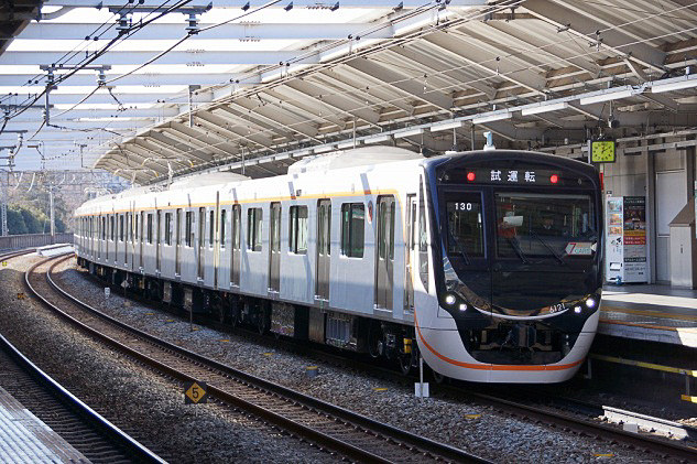 東急、大井町線 新型6020系を使った有料座席指定サービス。田園都市線