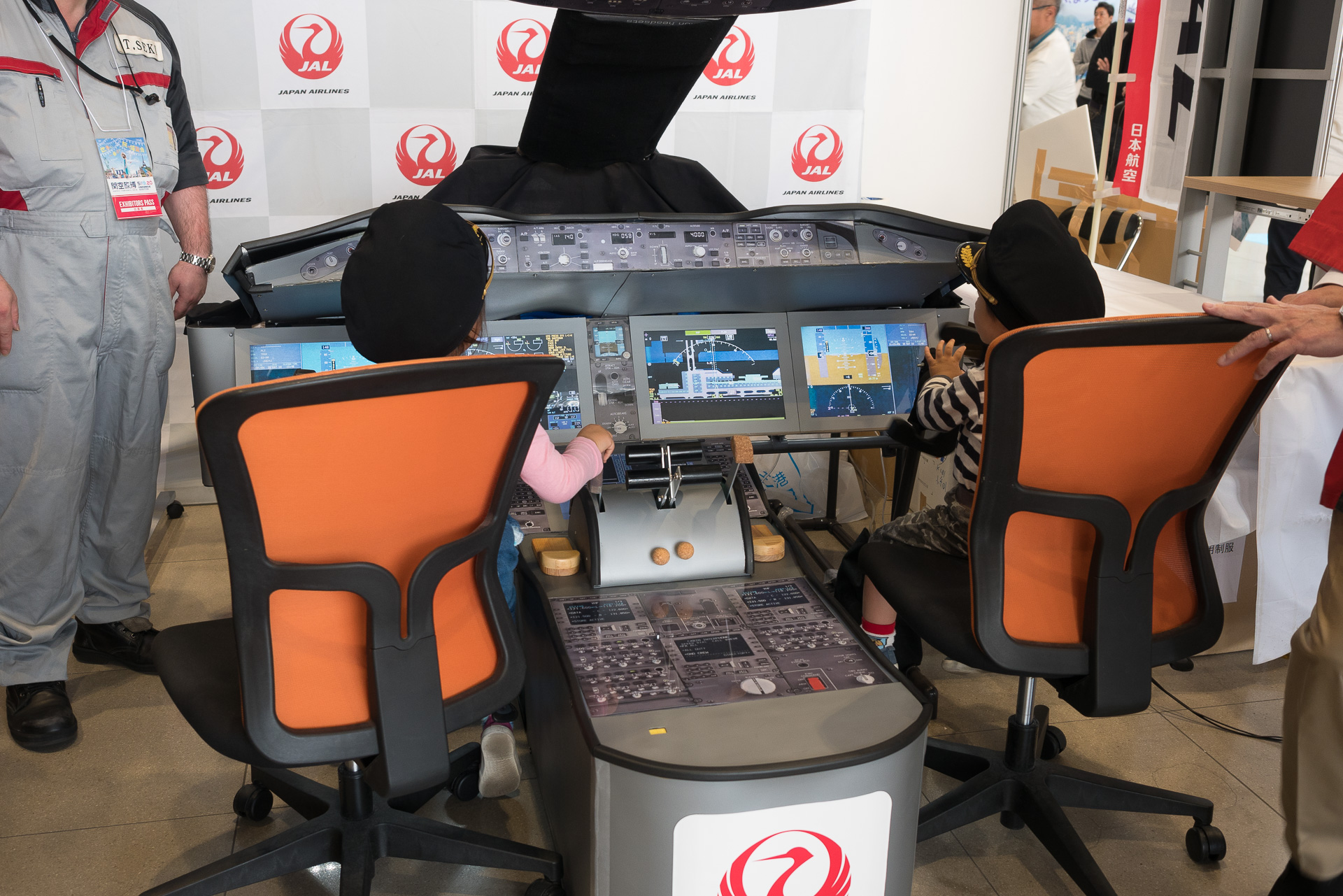 イベントレポート】【関空旅博2018】JAL、787のコックピットを模した