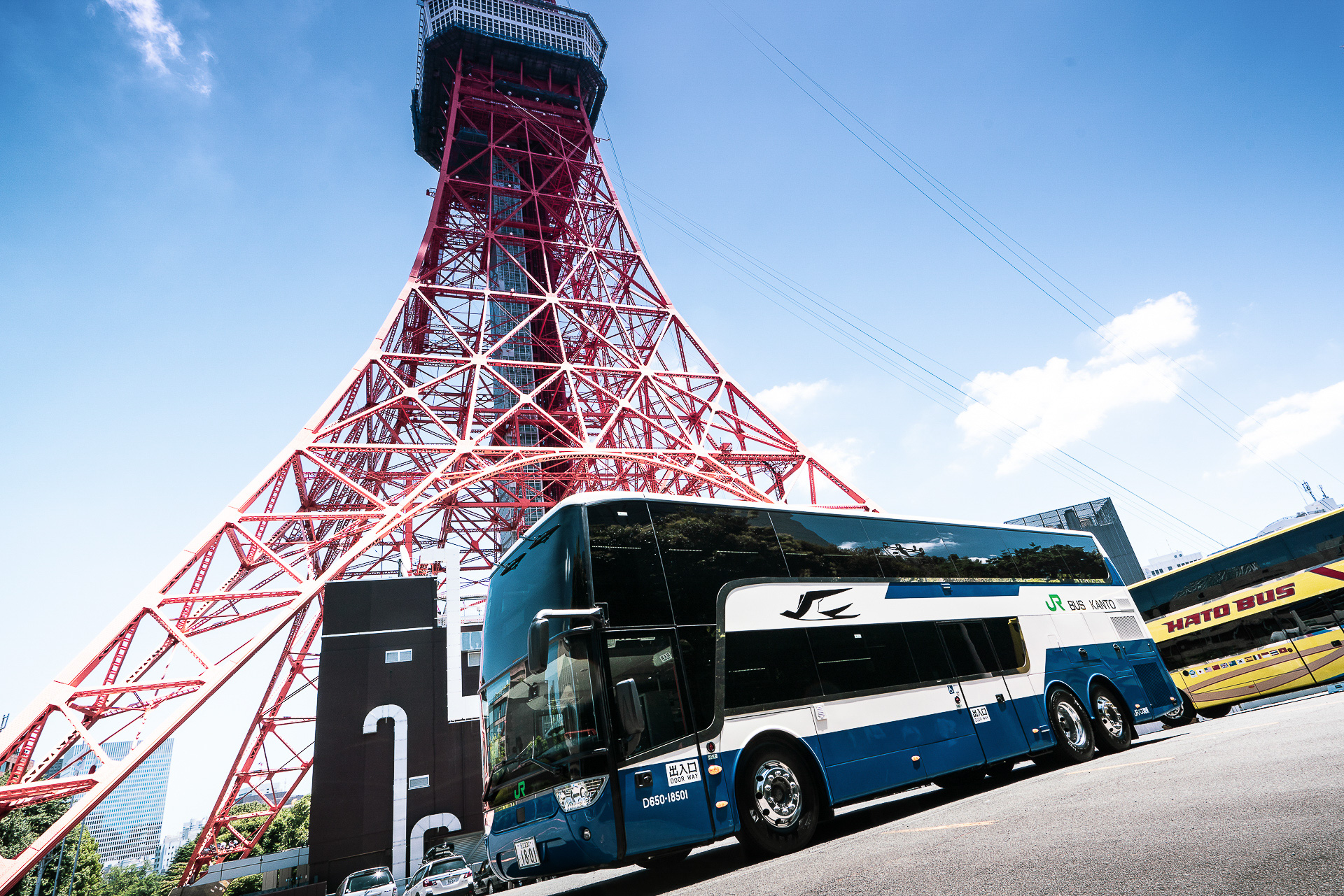 JRバス関東、スウェーデン・スカニア製の2階建て新型バスを報道公開