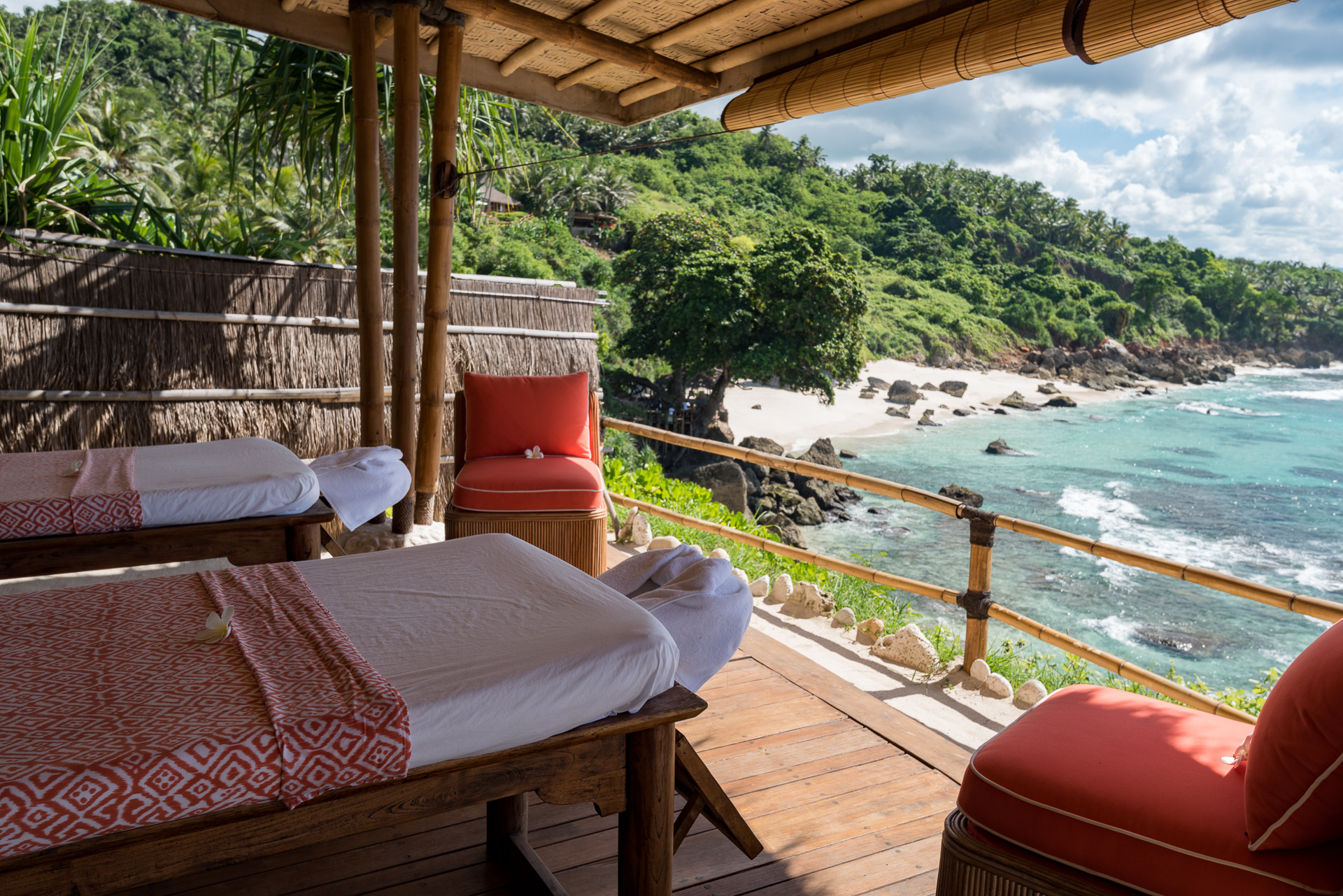 青い海と自然に囲まれた魅惑の島、インドネシア・スンバ島への旅（その