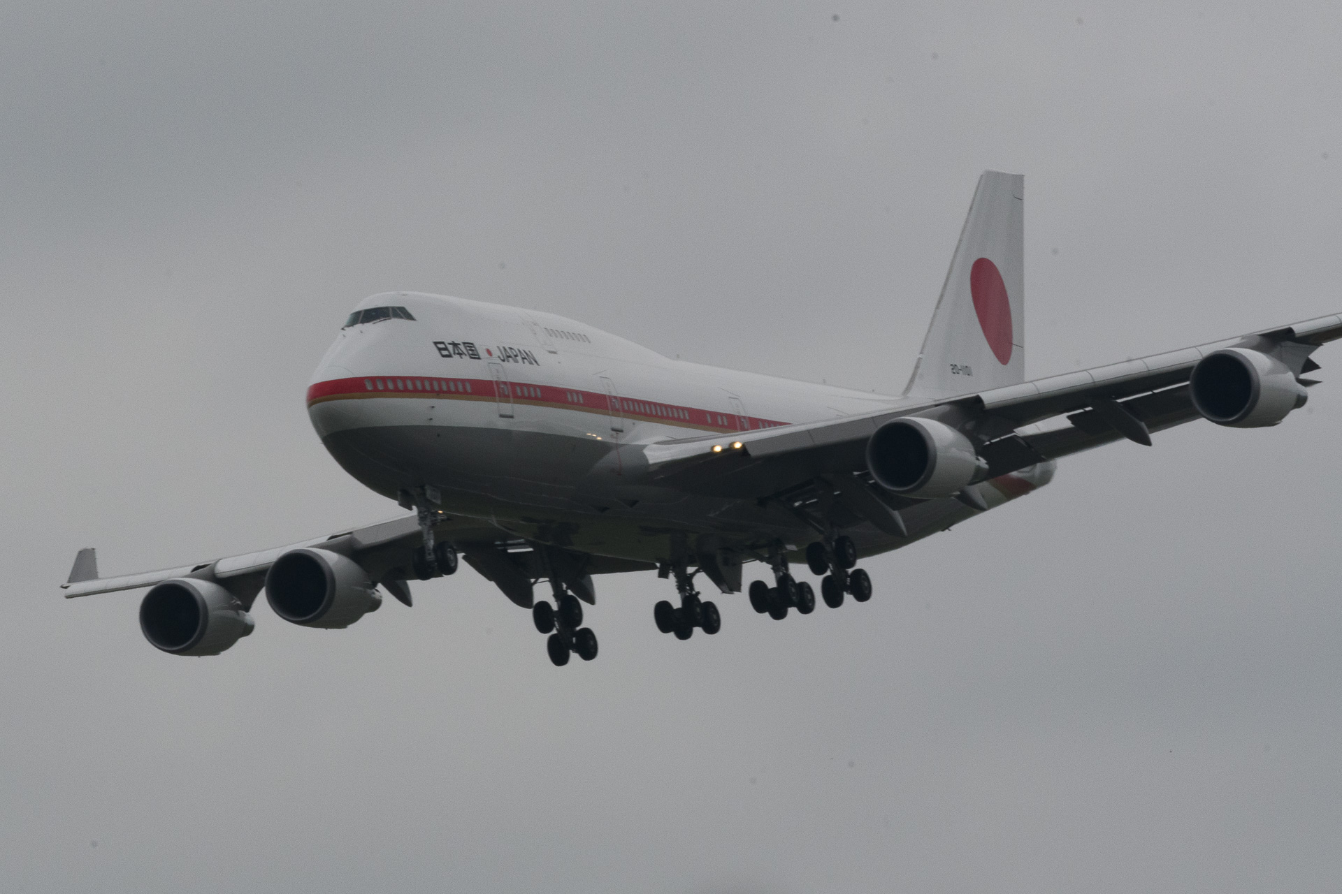 ジャンボ”の政府専用機が最後の「千歳基地航空祭」に参加。2機の