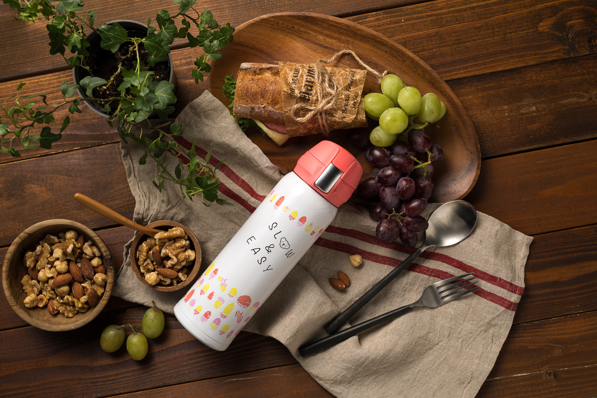 AIR DO、どんぐりをあしらったピンクの「ステンレスボトル」を機内販売