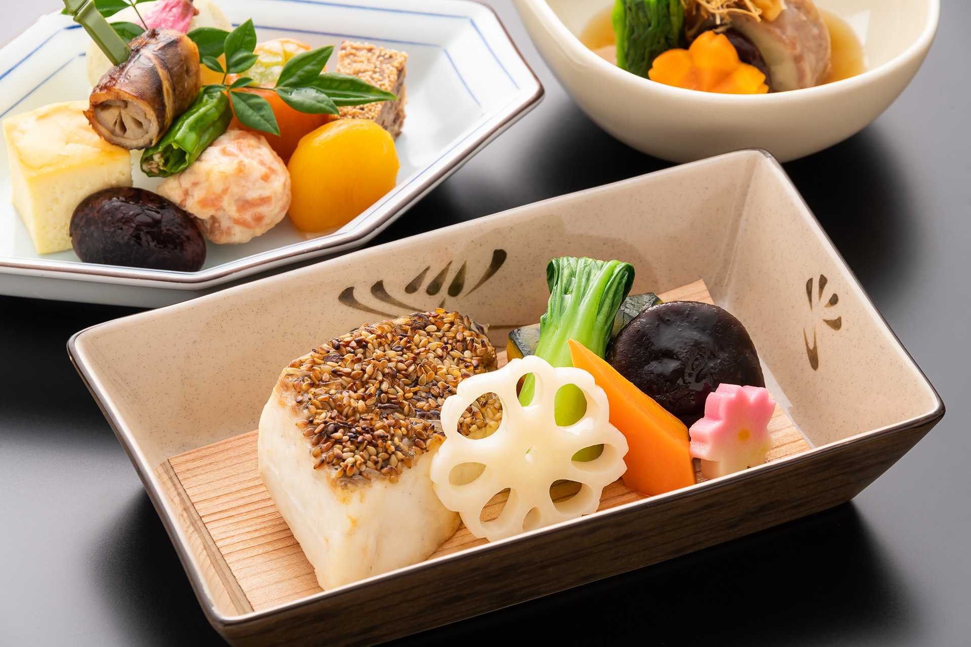 ANA、欧州発便ファーストクラスで「鯛胡麻焼き」など日本産素材を使っ