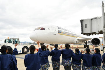 シンガポール航空、「名探偵コナン 紺青の拳」とコラボ。コナンの 