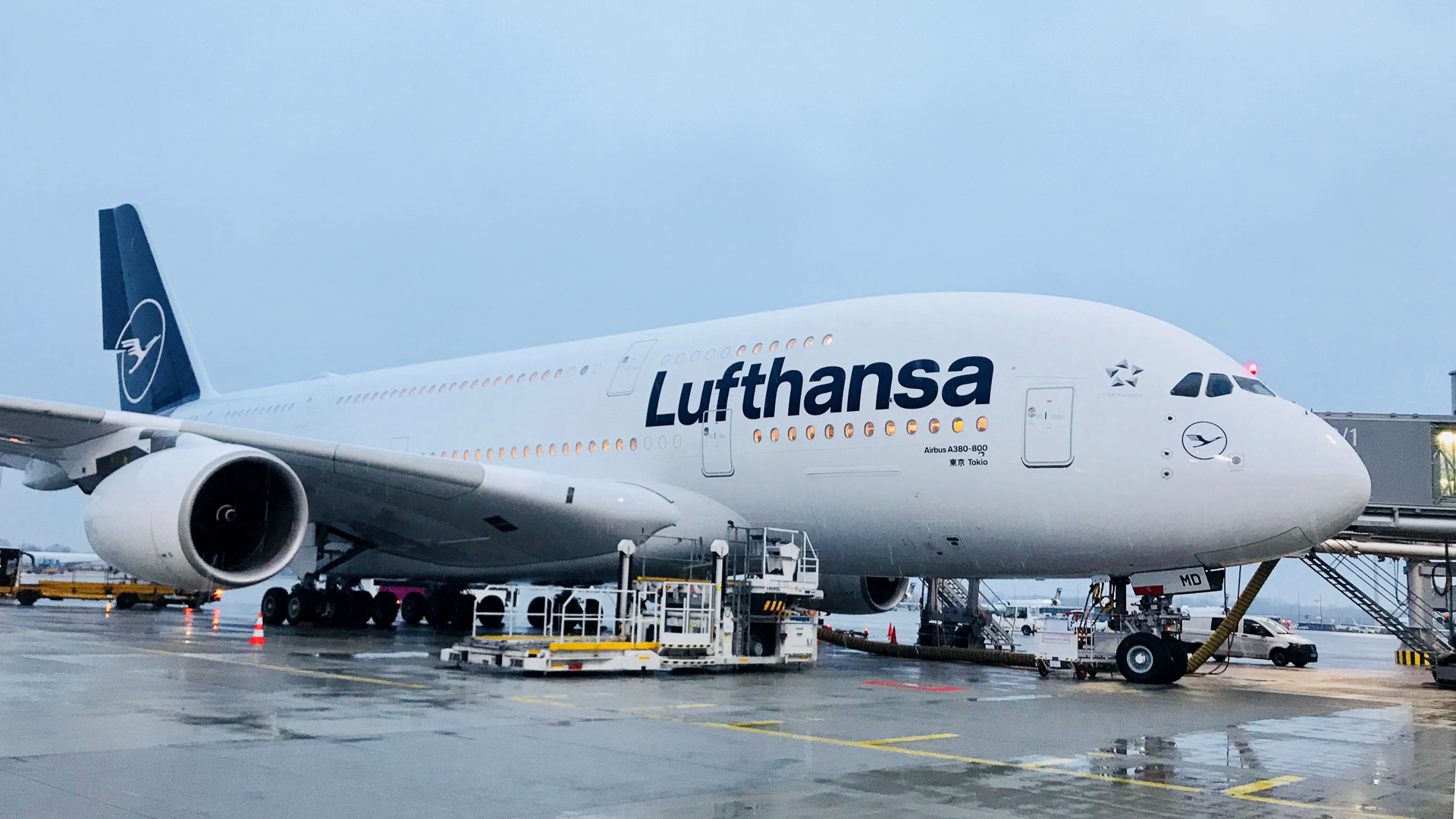 ルフトハンザ、エアバス A380の新塗装1号機「東京」号就航。鶴のロゴ ...