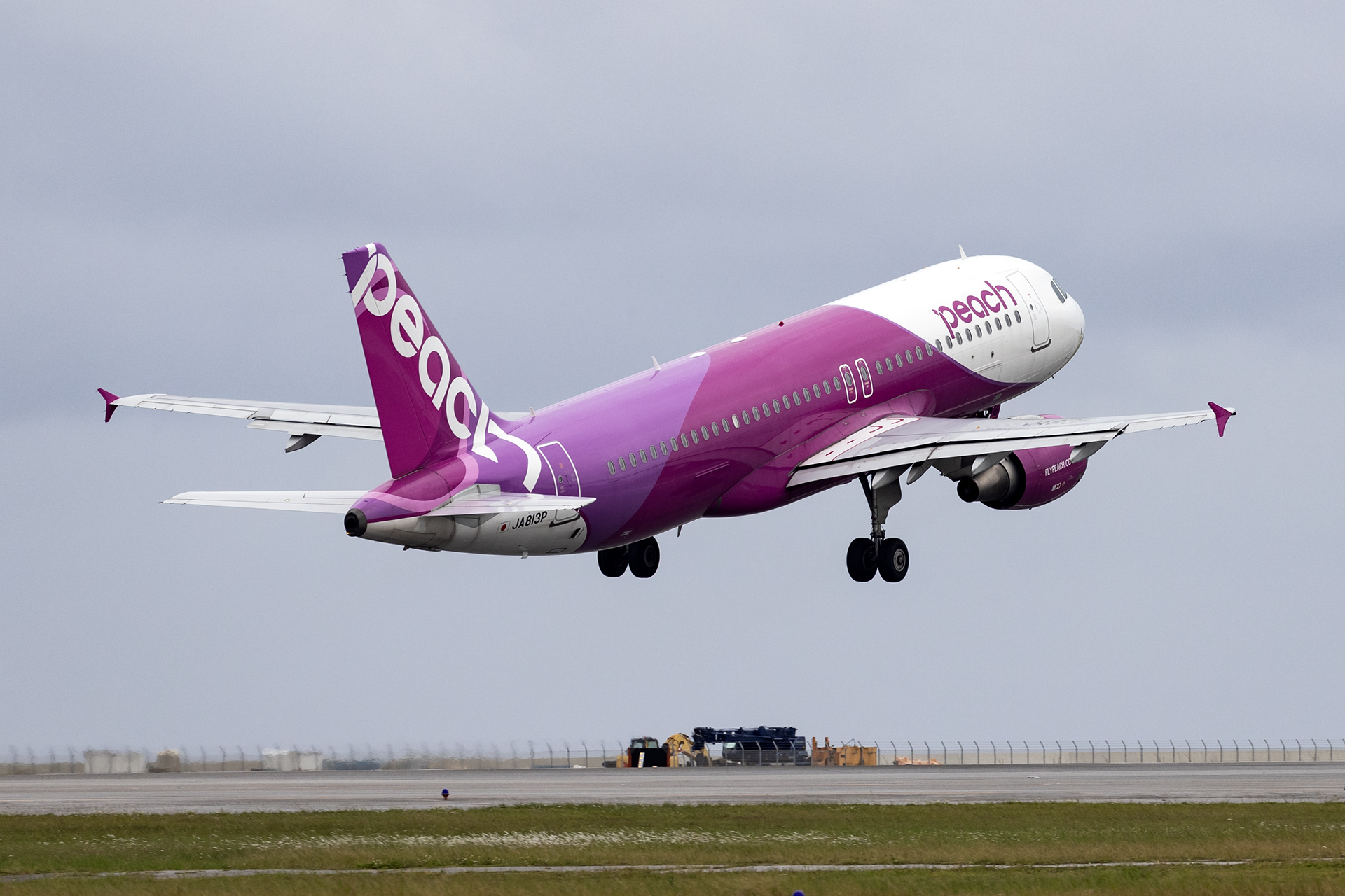 ピーチ、那覇～香港線を6月28日再就航。片道6980円から航空券販売開始