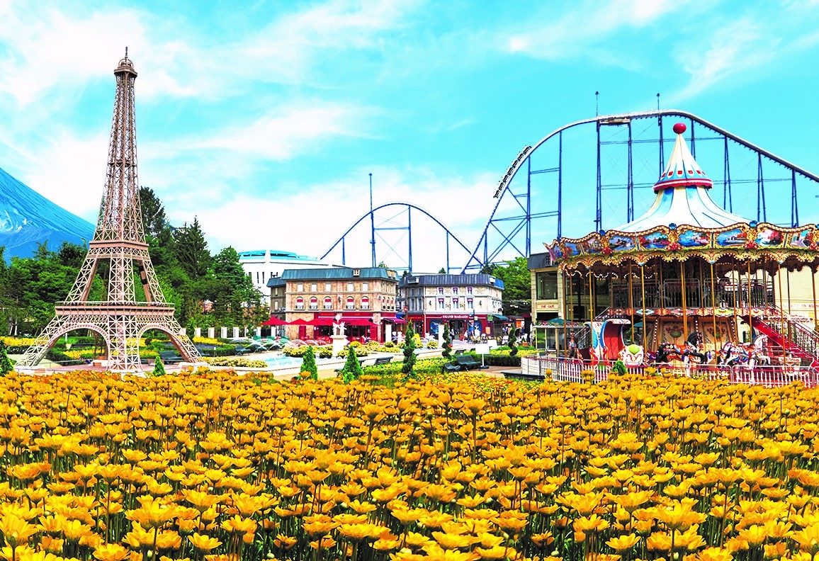 富士急ハイランド リサとガスパール タウン でフラワーフェスタ 約2万株の黄色い花が咲き誇る トラベル Watch