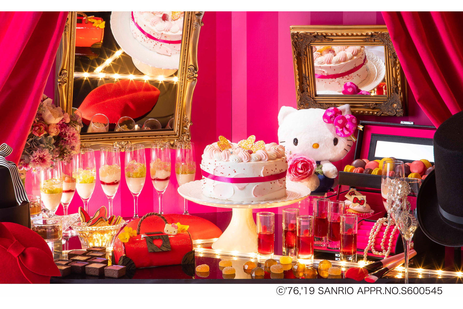 ヒルトン大阪、創業100周年でハローキティとコラボ。「デザート