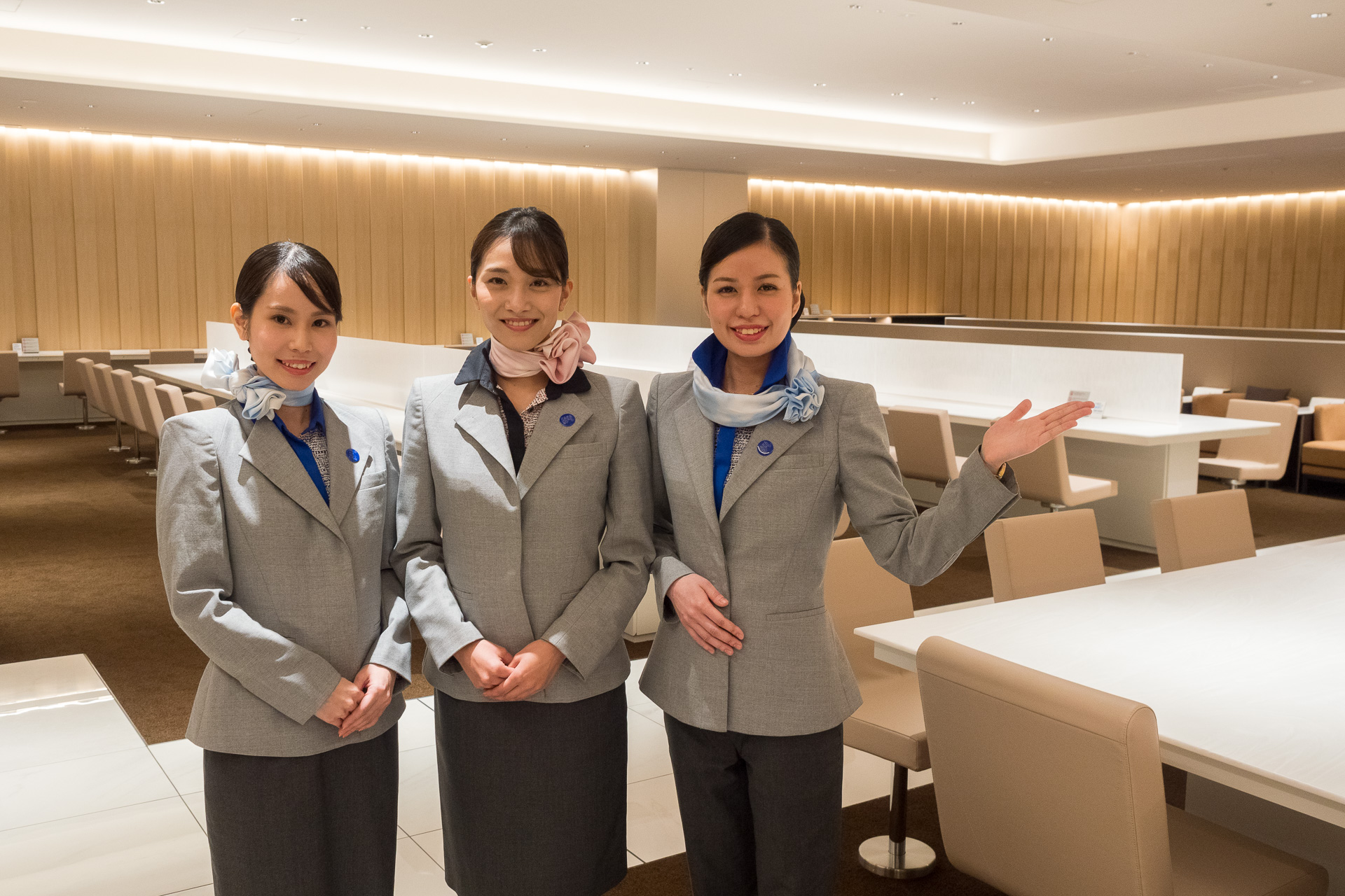 ANA、面積2.5倍＆席数2倍に拡張した那覇空港の新「ANA LOUNGE」を公開