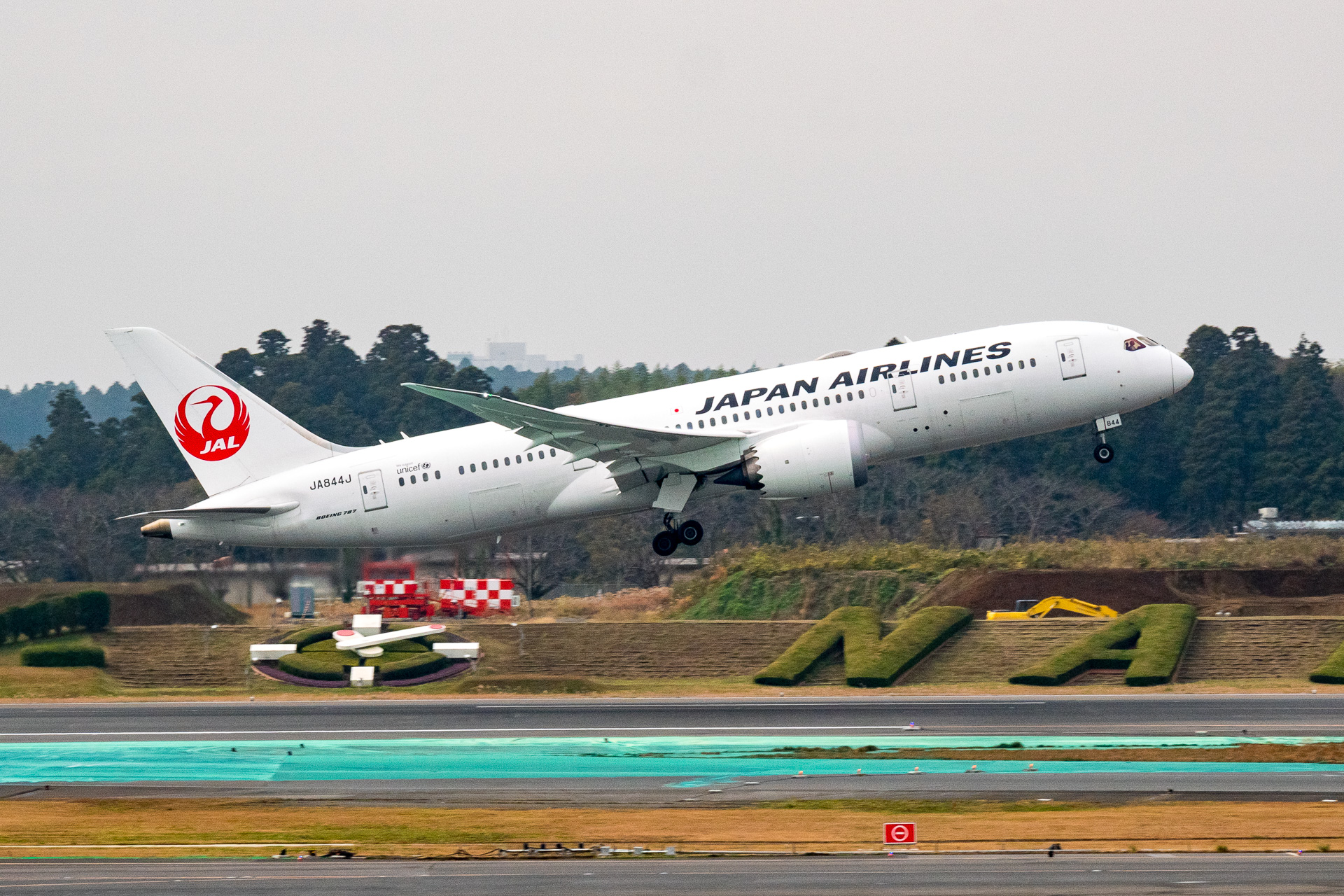 Jal 年夏期からモスクワ就航空港をシェレメチェボ空港に変更 モスクワ便のデイリー運航は冬期も継続 成田発着のホーチミン線 ジャカルタ線は期間減便 トラベル Watch