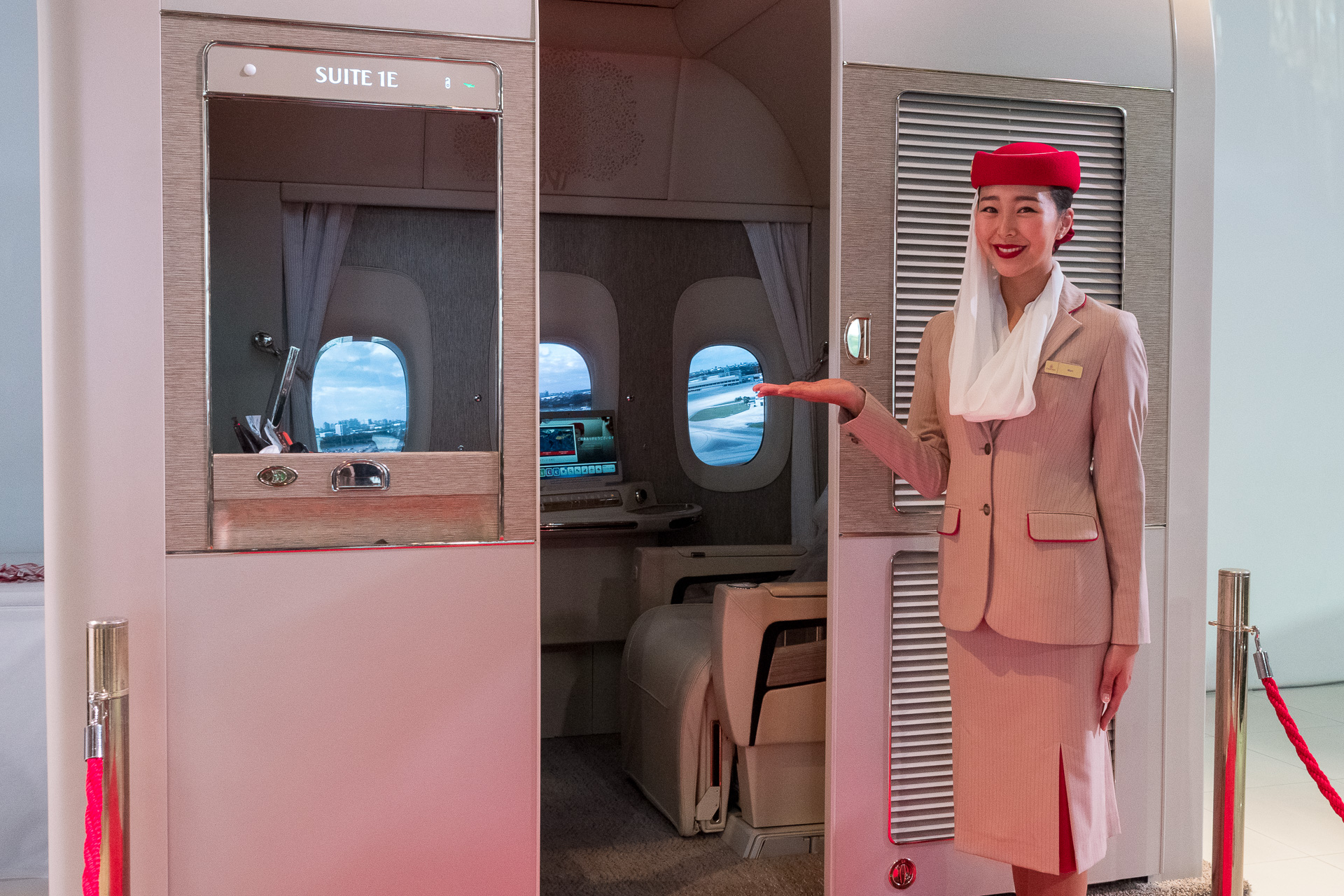 エミレーツ航空、最新の完全個室型ファーストクラス・スイート体験会を日本初実施。東京・六本木「Mercedes me」で2月16日まで