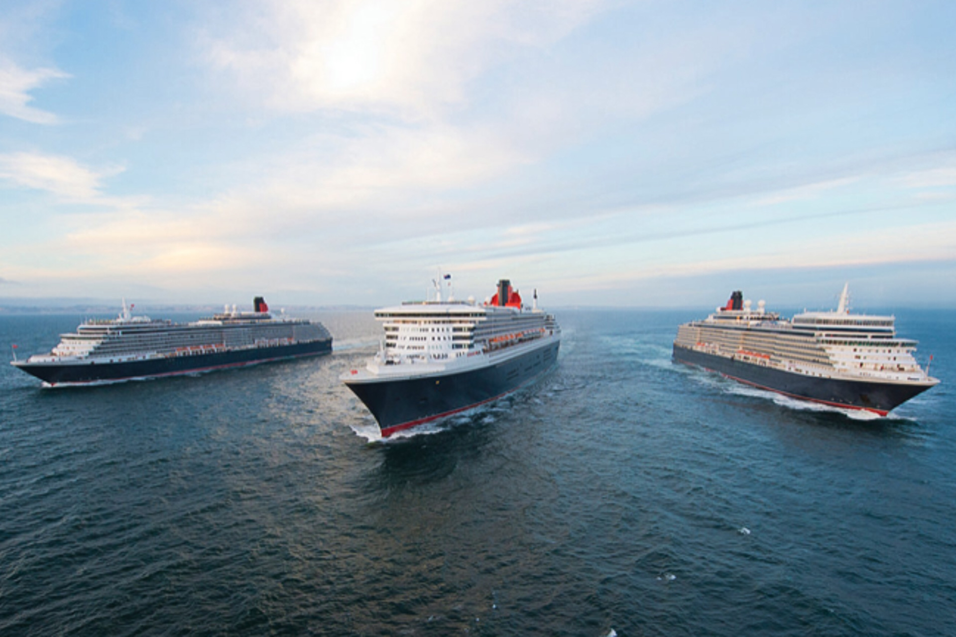 クイーン・エリザベス、運航停止期間を11月23日までさらに延長