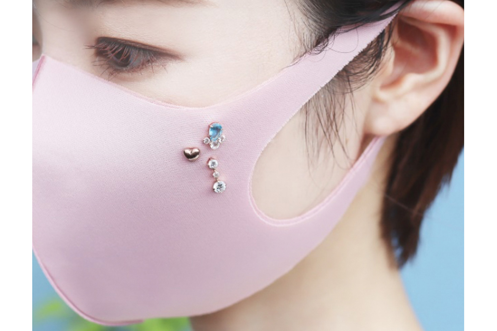4℃が「マスク用ピアス」を発売。売上の一部を日本赤十字社へ寄付 - トラベル Watch