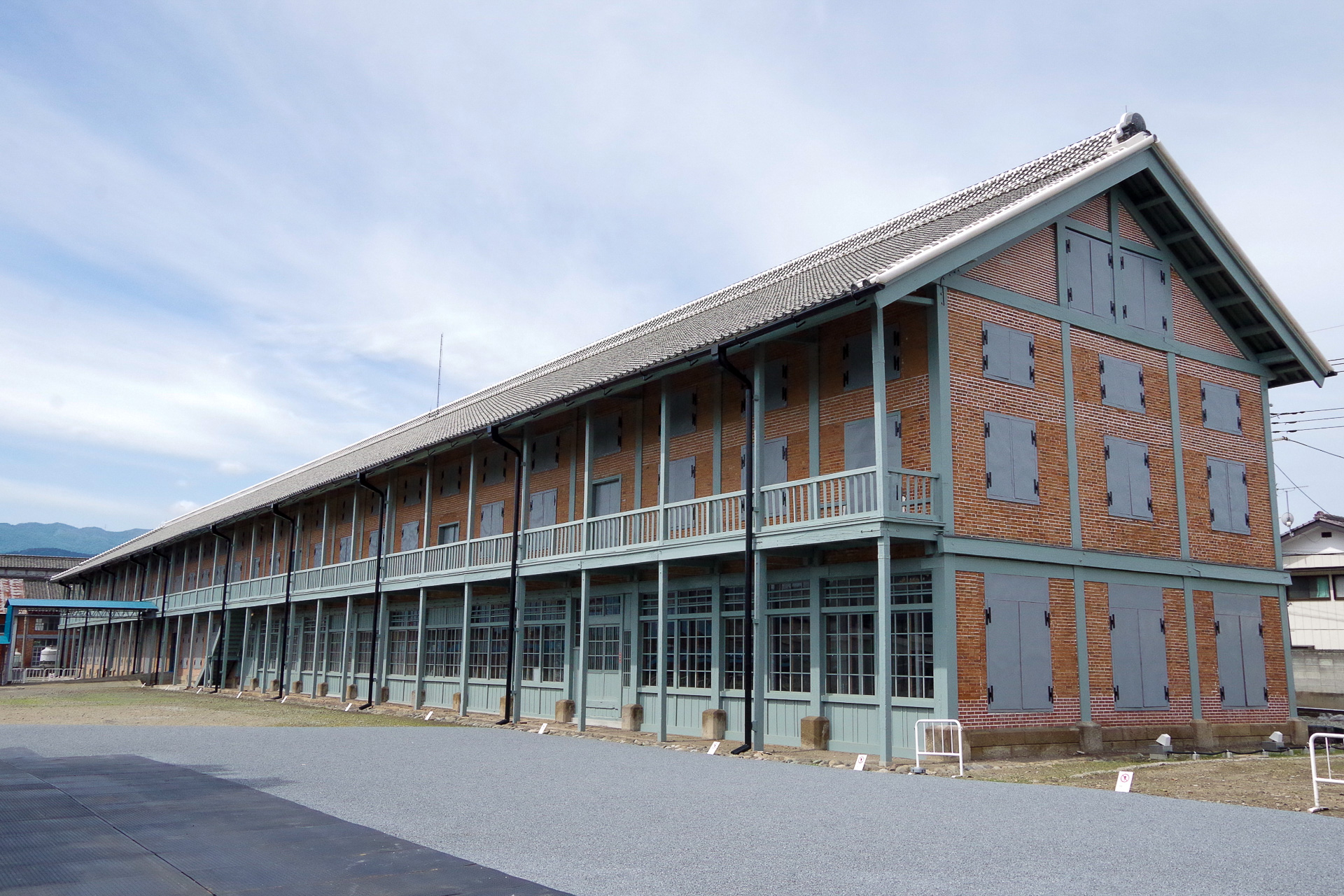 世界遺産 富岡製糸場の国宝「西置繭所」保存整備工事が終了。10月3日