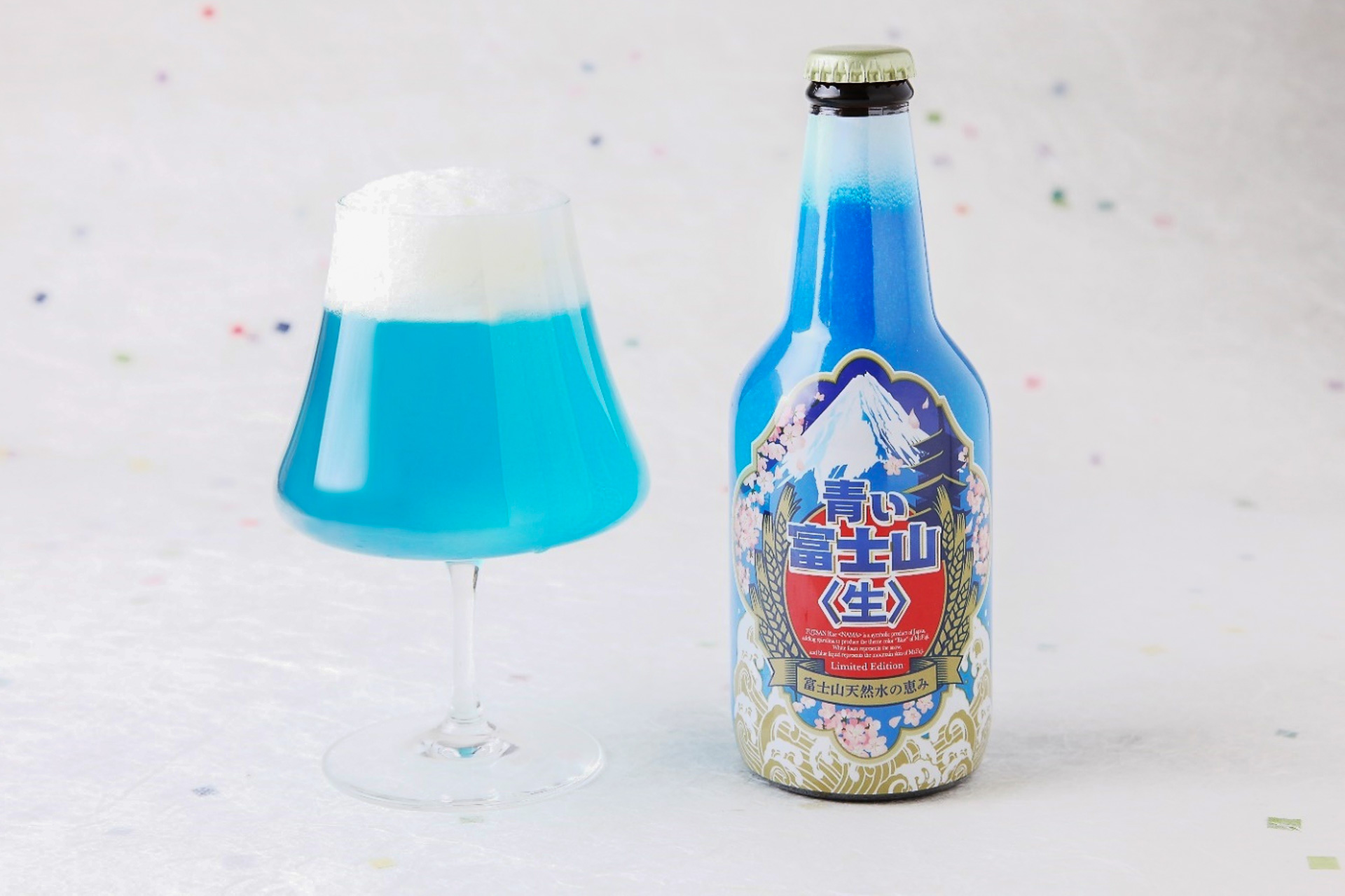 青い富士山 生 10月31日発売 青い富士山カレー 青い富士山カレーパン に続く青色のビール系飲料 トラベル Watch