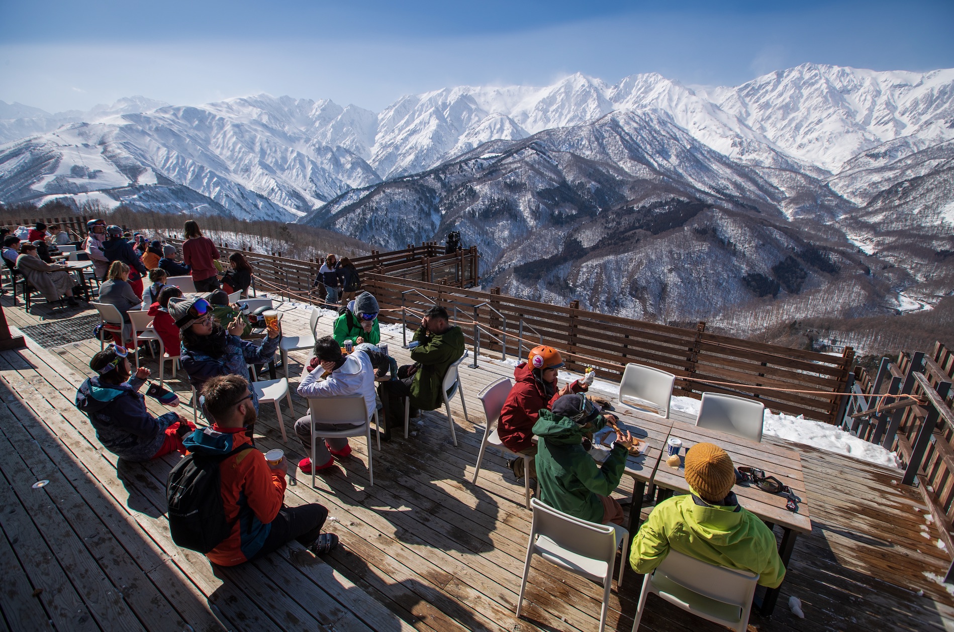 白馬岩岳スノーフィールド、山頂にスノーアウトドアエリア「IWATAKE