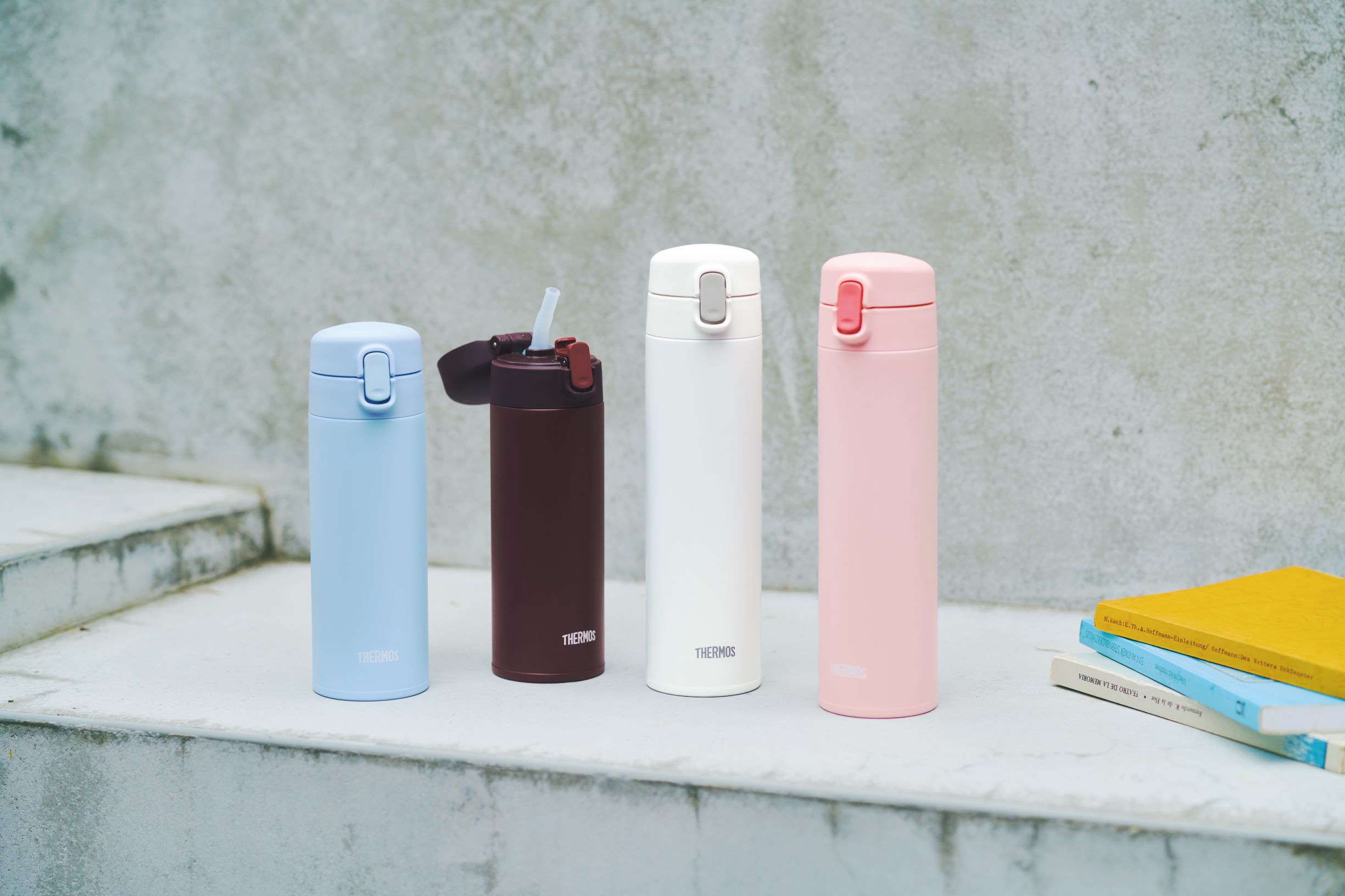サーモス、飲み口がストロータイプの「真空断熱ストローボトル」発売