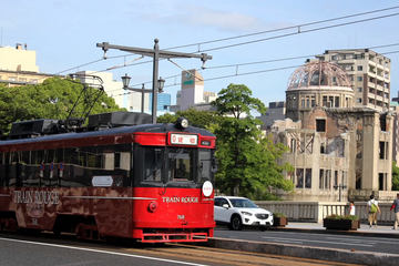 飲食できる広島の路面電車 Train Rouge トランルージュ のオンラインライブに参加してみた 自宅で 飲み電 Online Train Rouge で夜景飲みを堪能 トラベル Watch