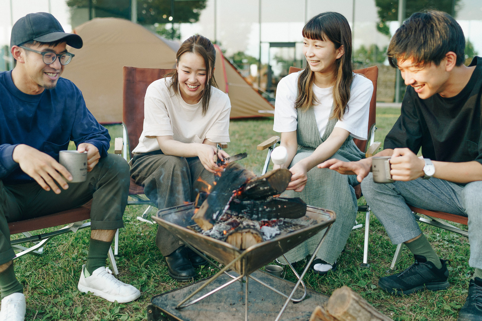 東京・昭島に「スノーピーク 焚火ラウンジ」7月1日開業。手ぶらでBBQや