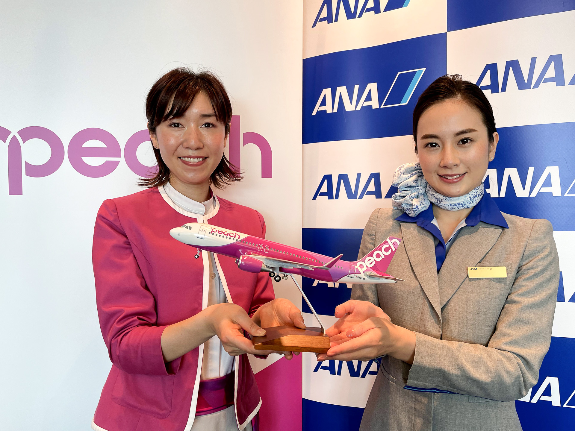 ANAとピーチ、コードシェア開始。ANA便名の予約でANAマイル積算