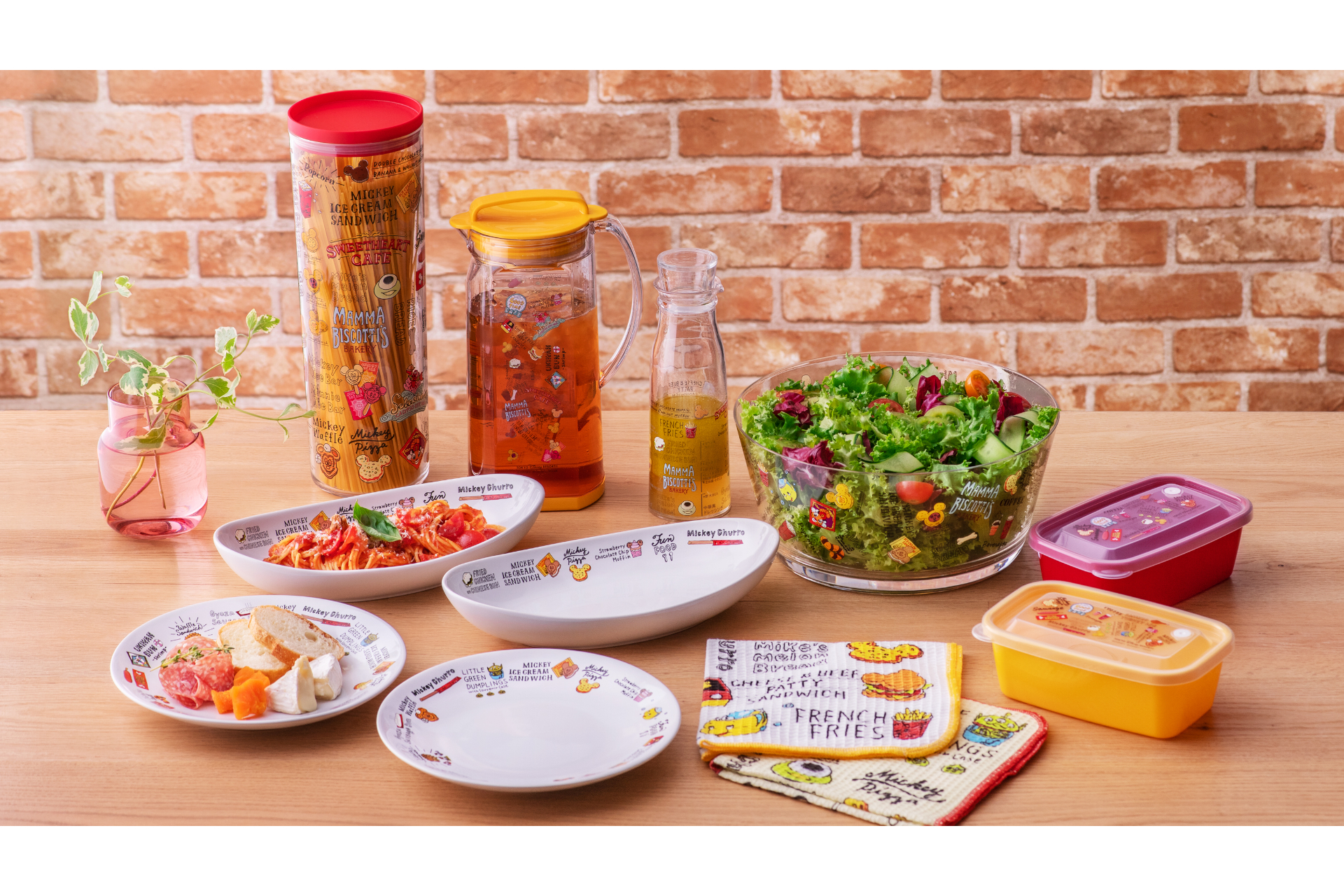 タッパーウェア ディズニー アリエル ドリンク サンドイッチキーパー 2点 Amazon｜タッパーウェア サンドイッチキーパー 2個セット ライト